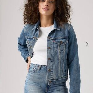 Levi's Original Women Trucker Denim Jacket. Size. Small